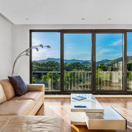 Contemporary Apartment With Rooftop Terrace In Marburg Exterior foto